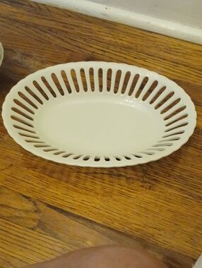 I Godinger & Co Classic Cream Decorative Oval Serving Tray